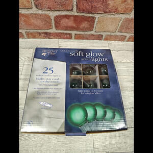Holiday Time Cool Touch Soft Glow 25 Party Patio Green Lights with Bulbs NIB